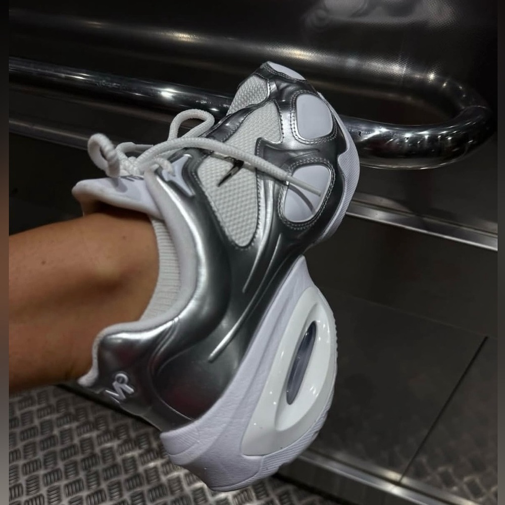 Nike 🔥 Air Max Muse Y2K Runner White Metallic Silver Shoes FV1920-100 NEW - Picture 7 of 13